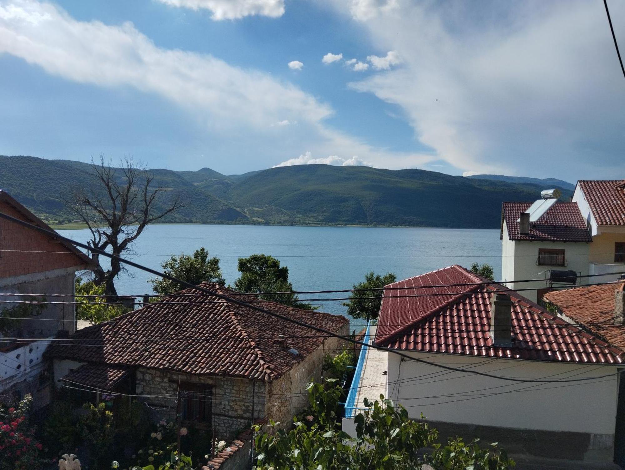 Erteo Guest House Pogradec Exterior photo